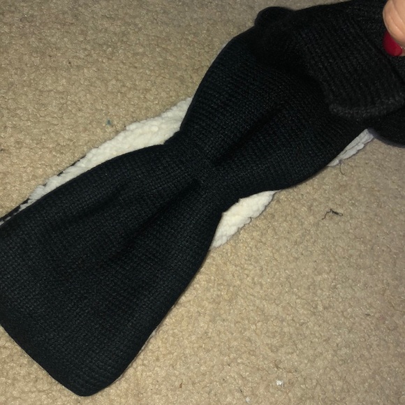 Bear paw headband and glove set - Picture 3 of 3